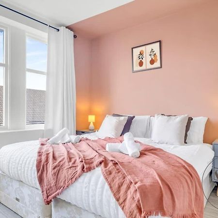Sienna Longton Studio 2D - Wi-Fi, Alton Towers, Netflix Stoke-on-Trent Bagian luar foto